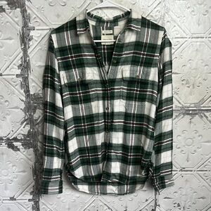 American Eagle Outfitters Green and White Button Down Shirt